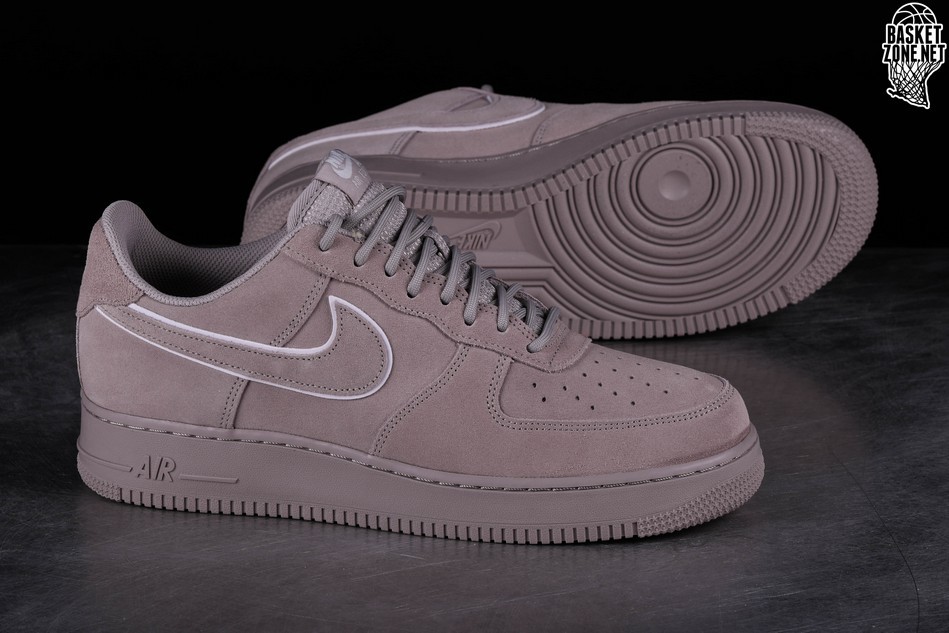 NIKE AIR FORCE 1 07 LV8 SUEDE TAUPE pour 109 00 Basketzone