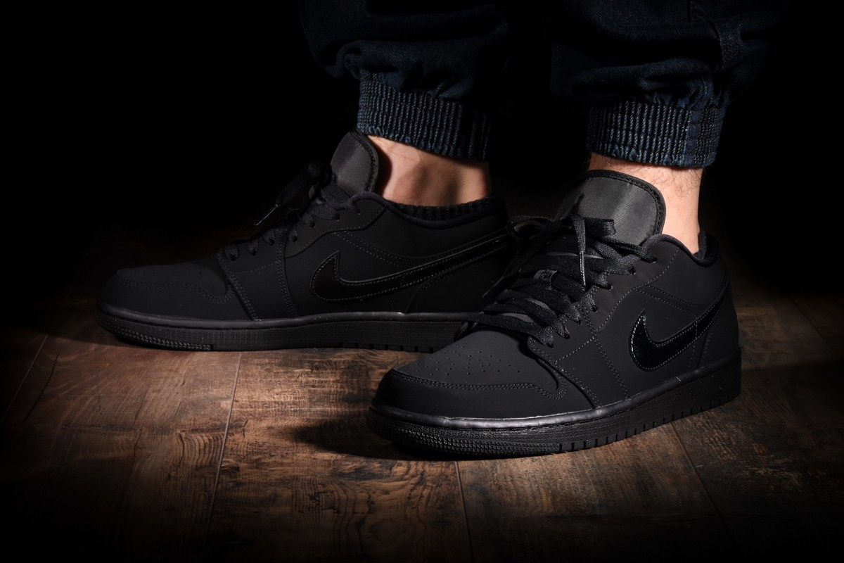 Air jordan 1 low triple black online