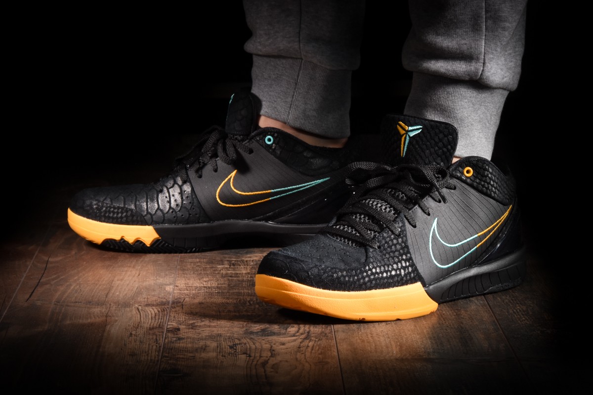 NIKE KOBE 4 PROTRO BLACK MAMBA