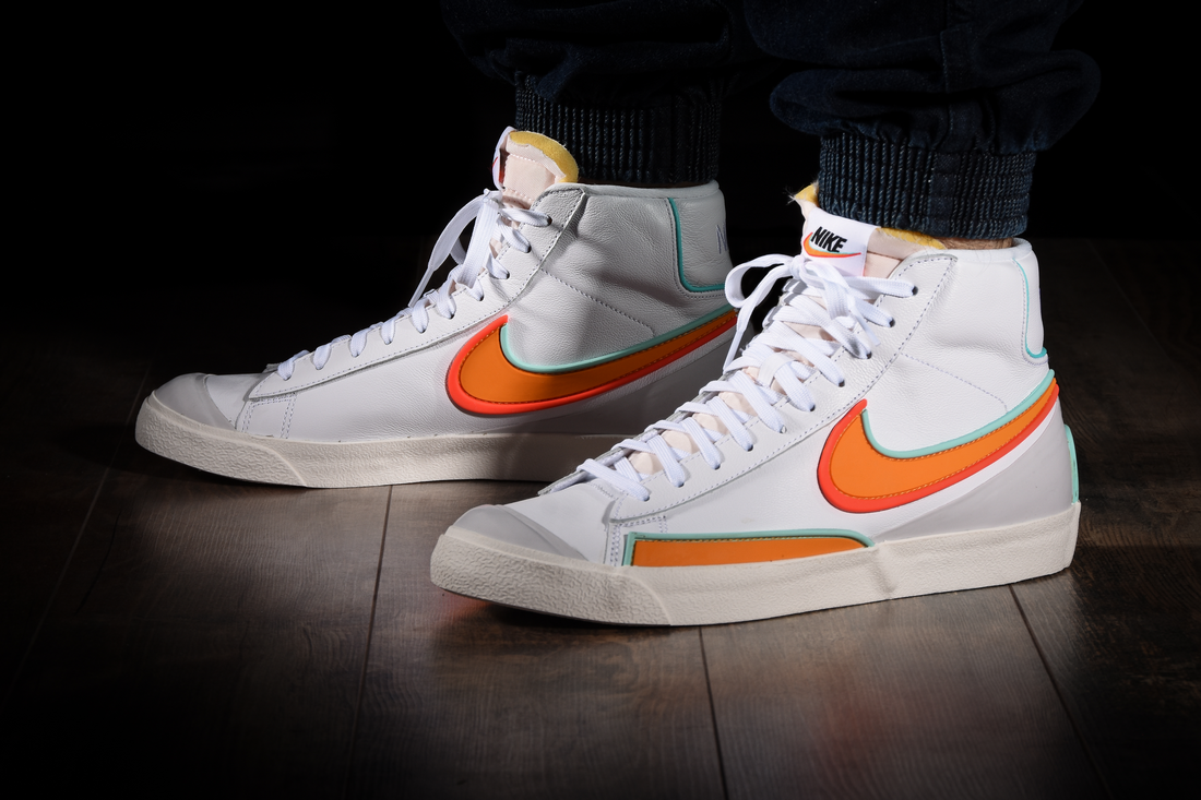 NIKE BLAZER MID '77 RETRO WHITE KUMQUAT