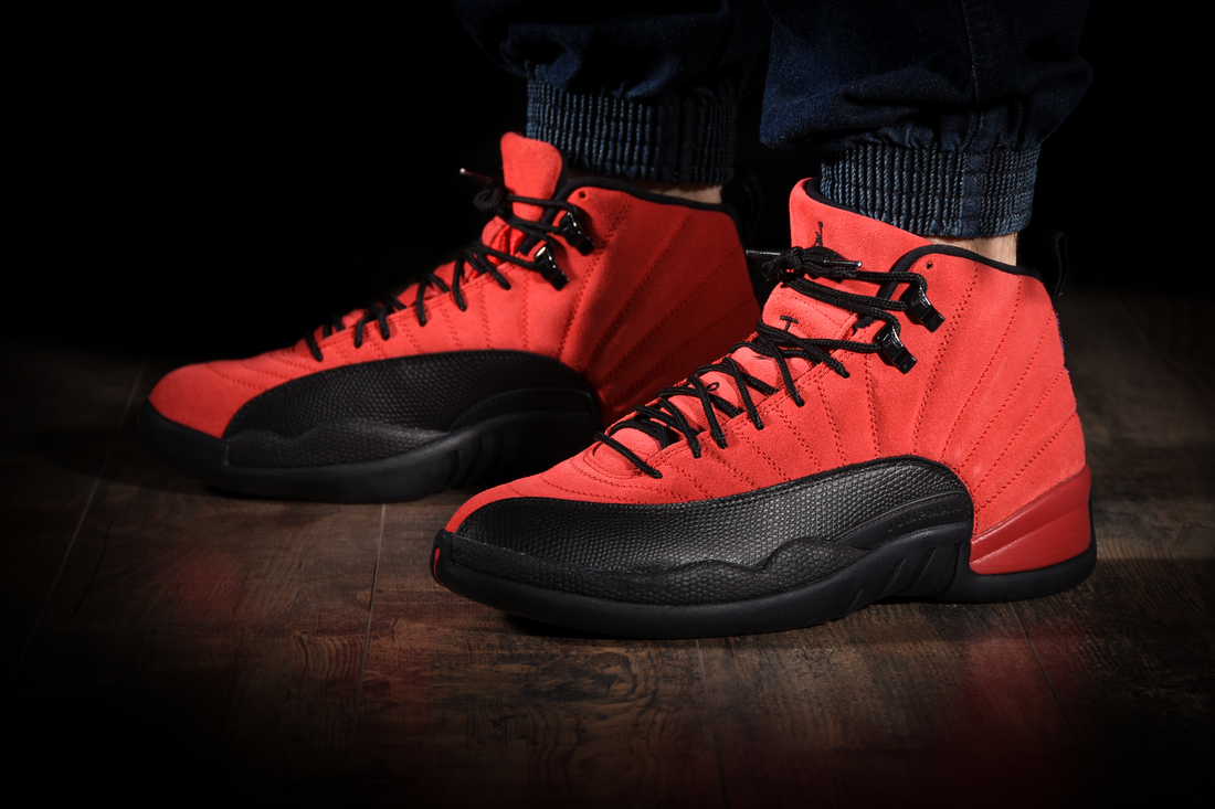 NIKE AIR JORDAN 12 RETRO REVERSE FLUE GAME