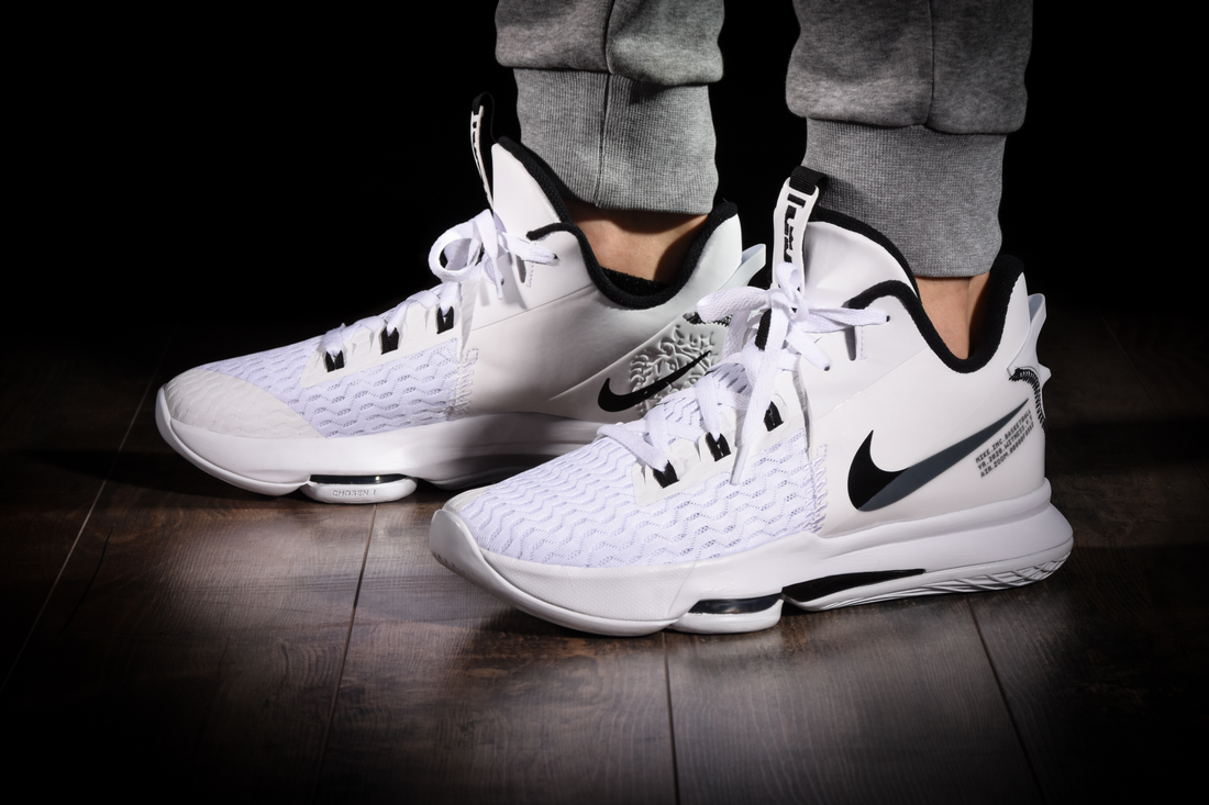 NIKE LEBRON WITNESS V WHITE BLACK