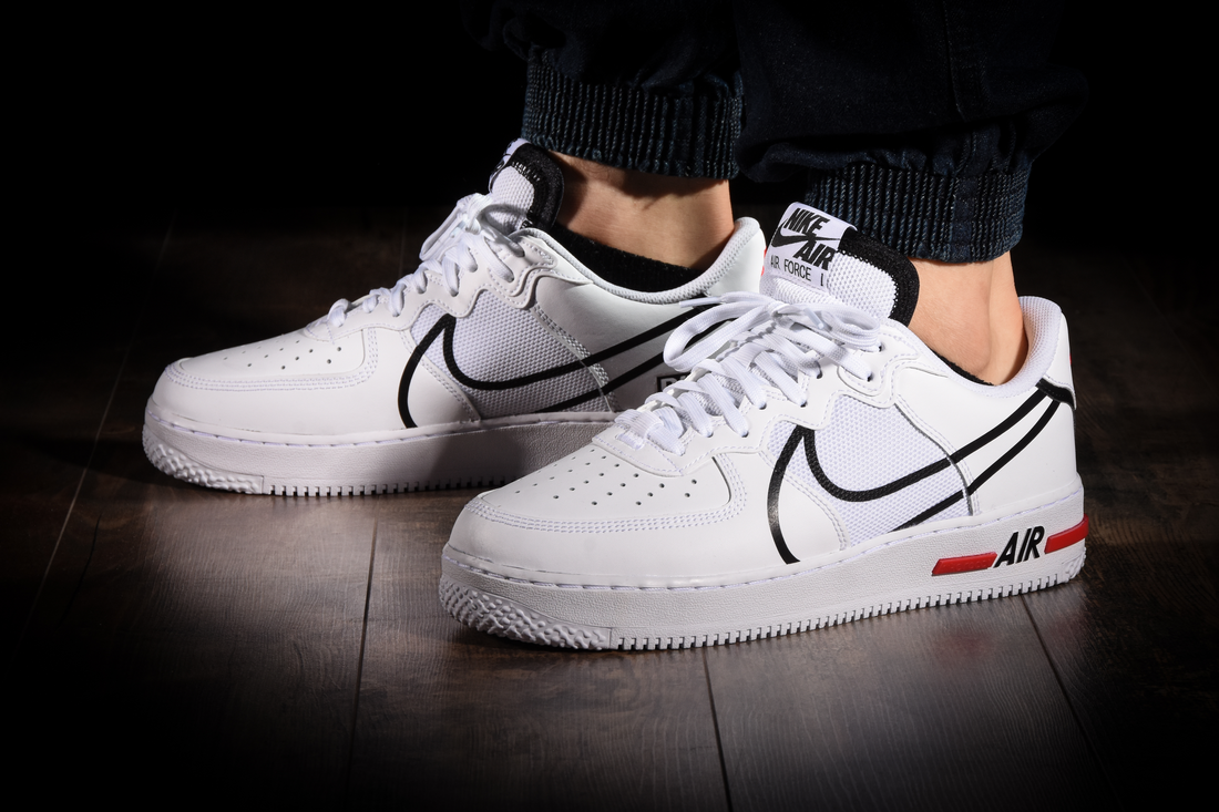 NIKE AIR FORCE 1 LOW REACT WHITE RED fur 130 00 kicksmaniac