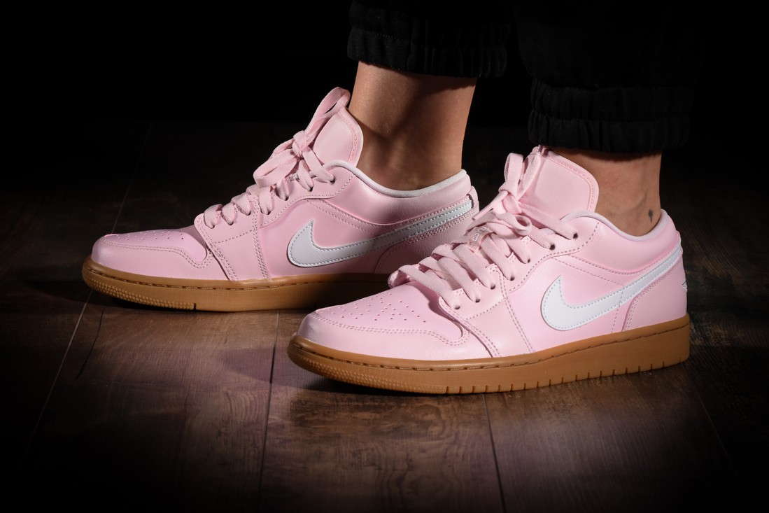 NIKE AIR JORDAN 1 RETRO LOW SE WMNS ARCTIC PINK GUM