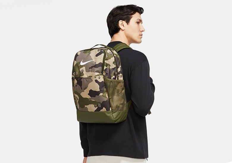 NIKE BRASILIA CAMO TRAINING BACKPACK KHAKI