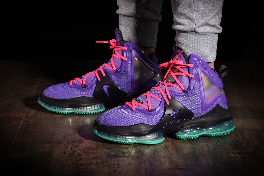 NIKE LEBRON 19 DJ BRON WILD BERRY